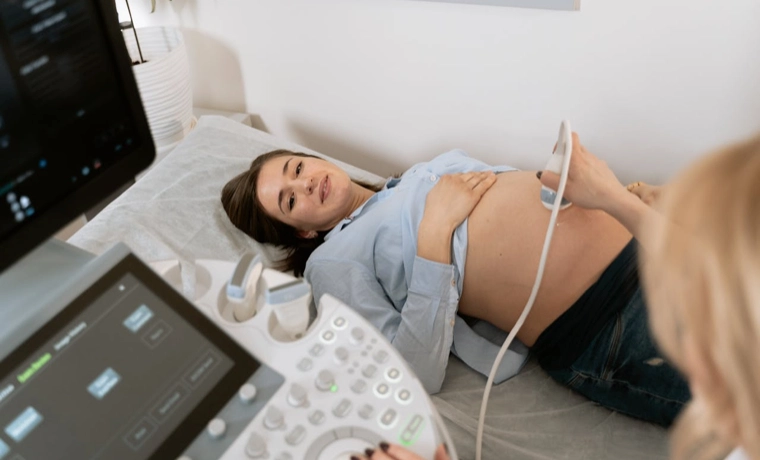 Pregnant woman having an ultrasound scan
